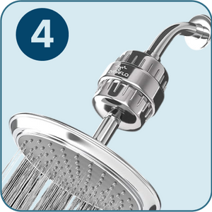 Enrosca el cabezal de la ducha en la salida del filtro.